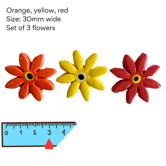 Flower 3 - set of 3 pottery flowers (30mm)