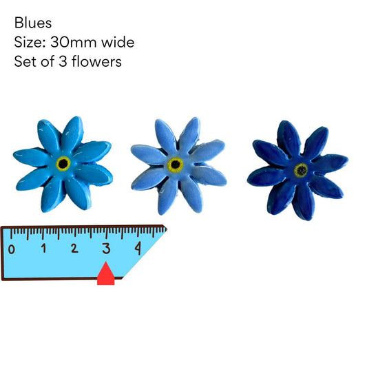 Flower 4 - set of 3 pottery flowers (30mm)